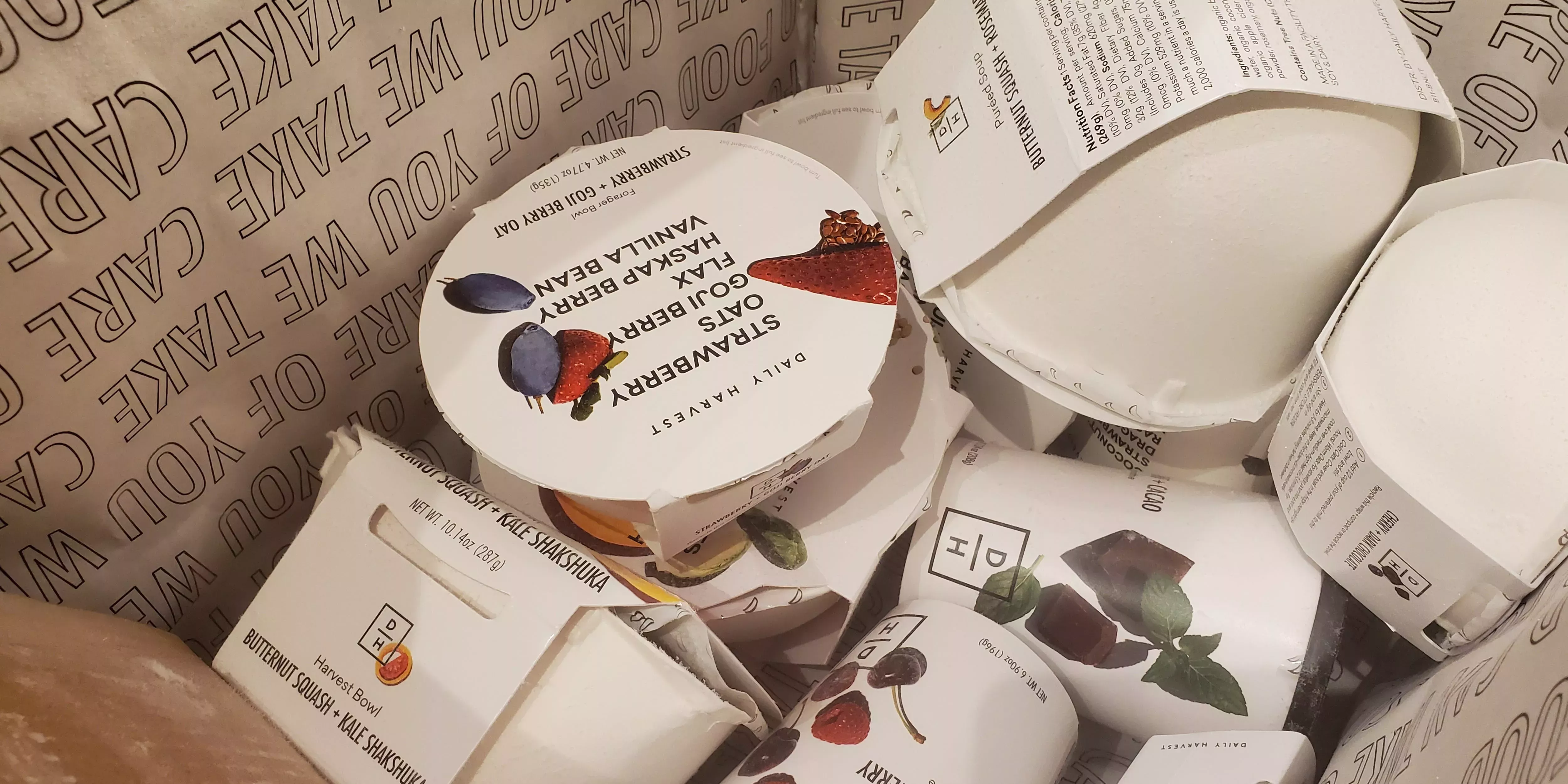 Una mujer de California alega que la comida de Daily Harvest la enfermó tanto que los médicos tuvieron que extirparle la vesícula biliar, según la demanda