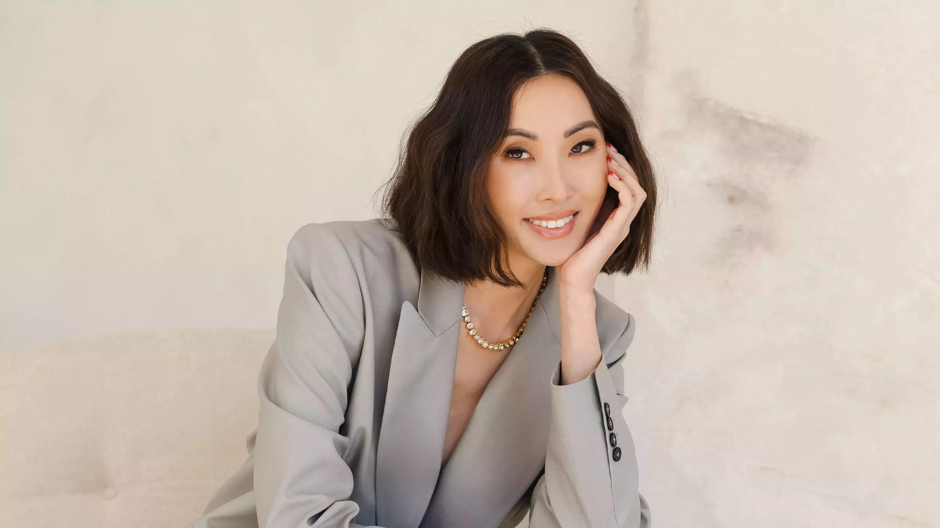 Chriselle Lim comparte los 11 productos de belleza sin los que no puede vivir