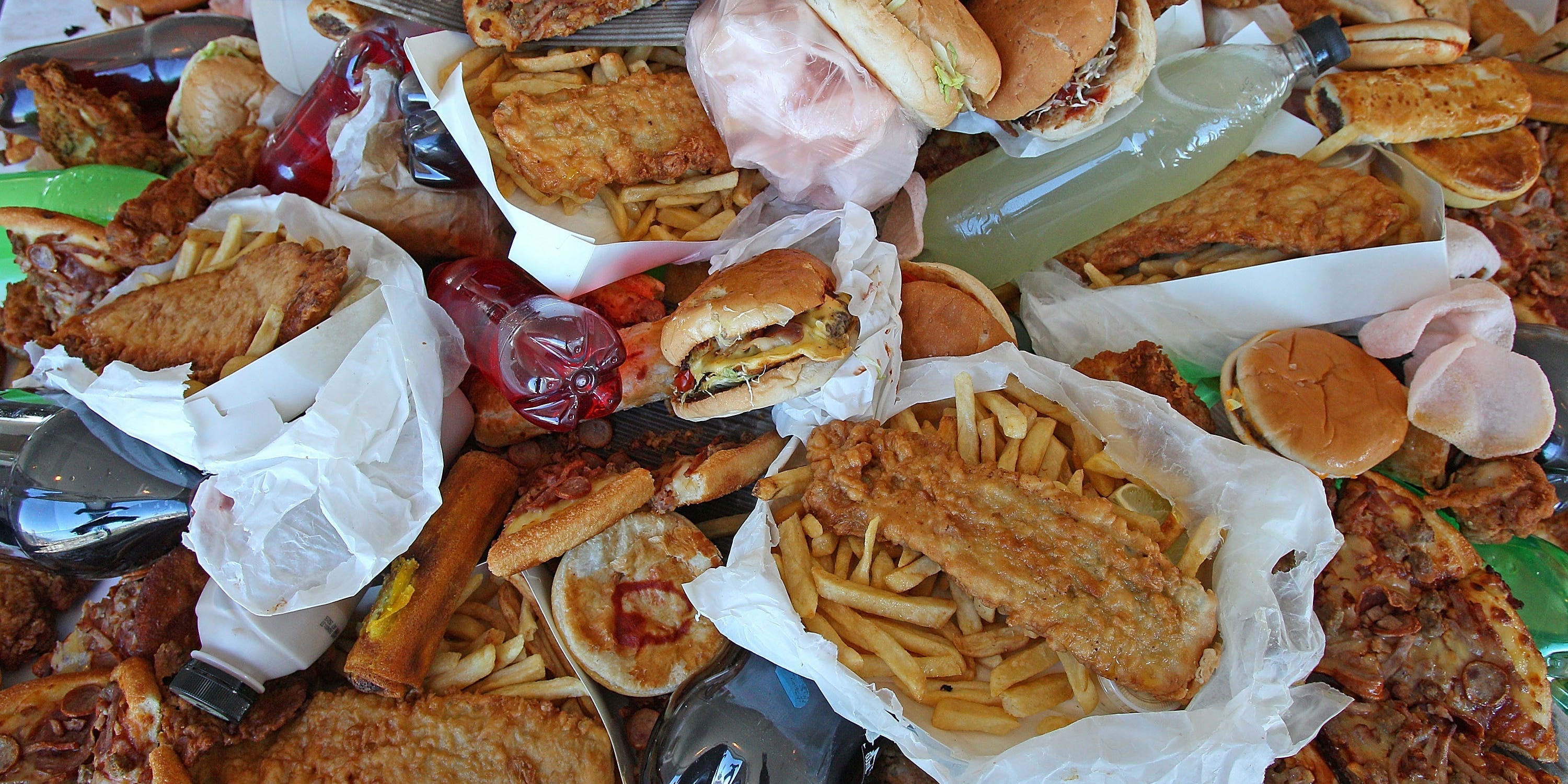 Comer alimentos congelados y embutidos aumenta el riesgo de cáncer y muerte prematura, según nuevos estudios