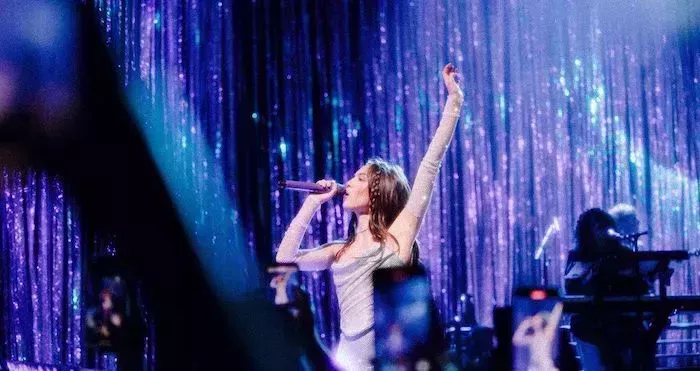 Conjuntos inspirados en la gira de <em>Sour</em> de Olivia Rodrigo