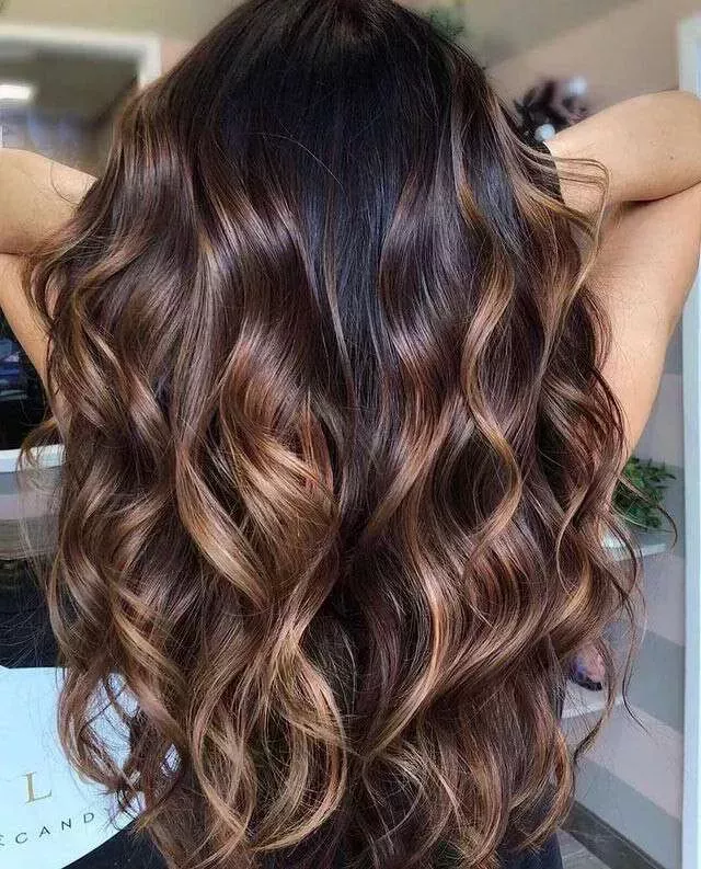 Ideas de balayage para cada color y textura de cabello