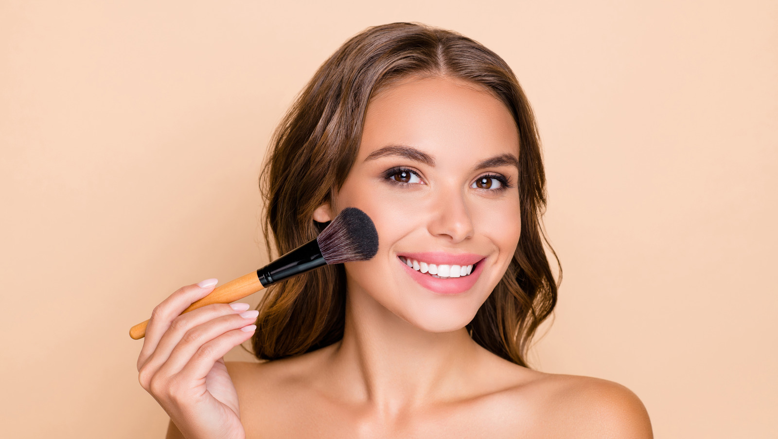 La antigua y controvertida historia del colorete