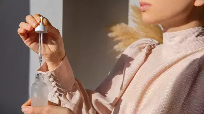 La encuesta de la lista: ¿Qué paso de tu rutina de cuidado de la piel no te saltarías nunca?