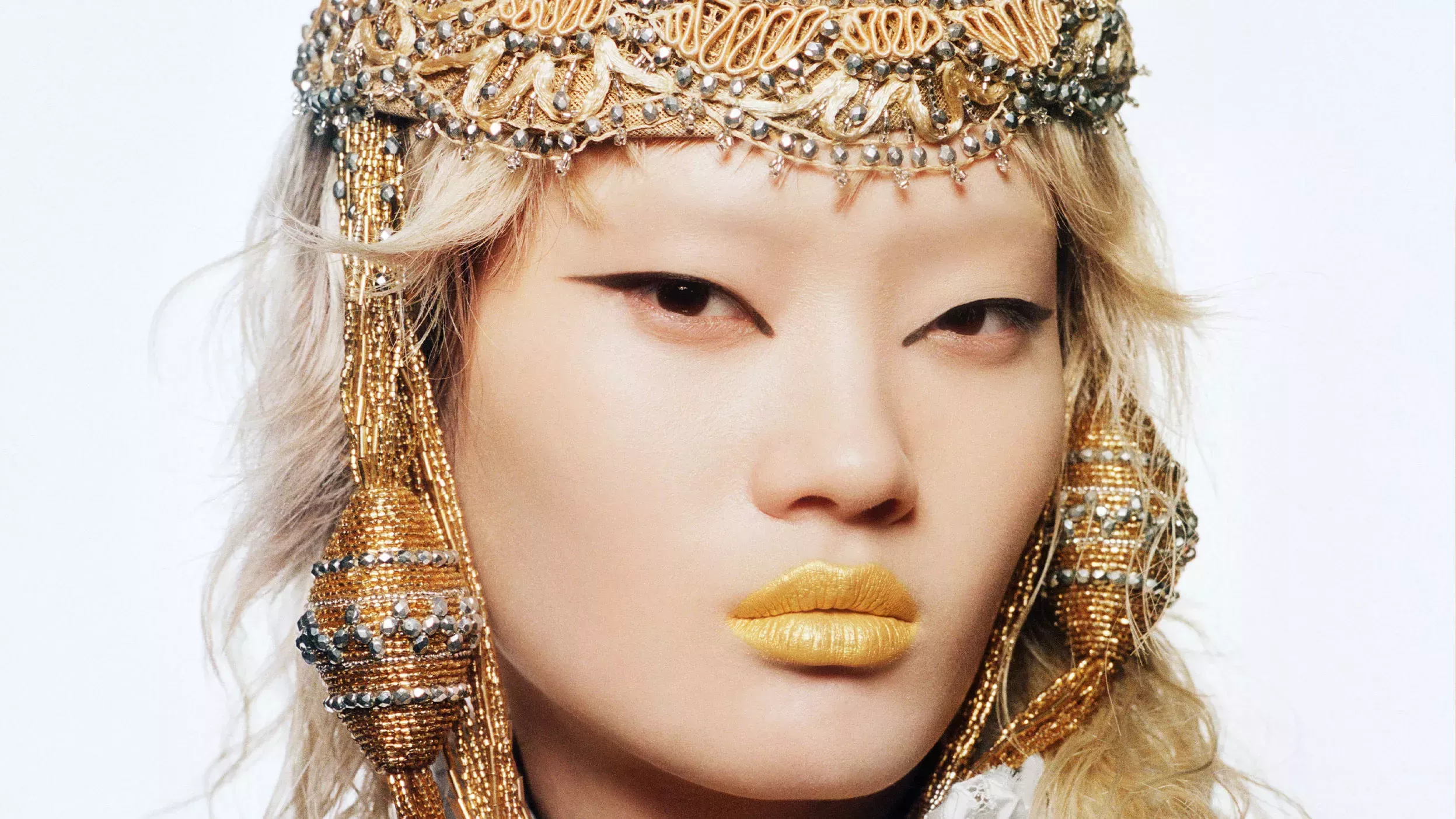 La maquilladora Min Kim sabe cómo hacer que te detengas y te quedes mirando