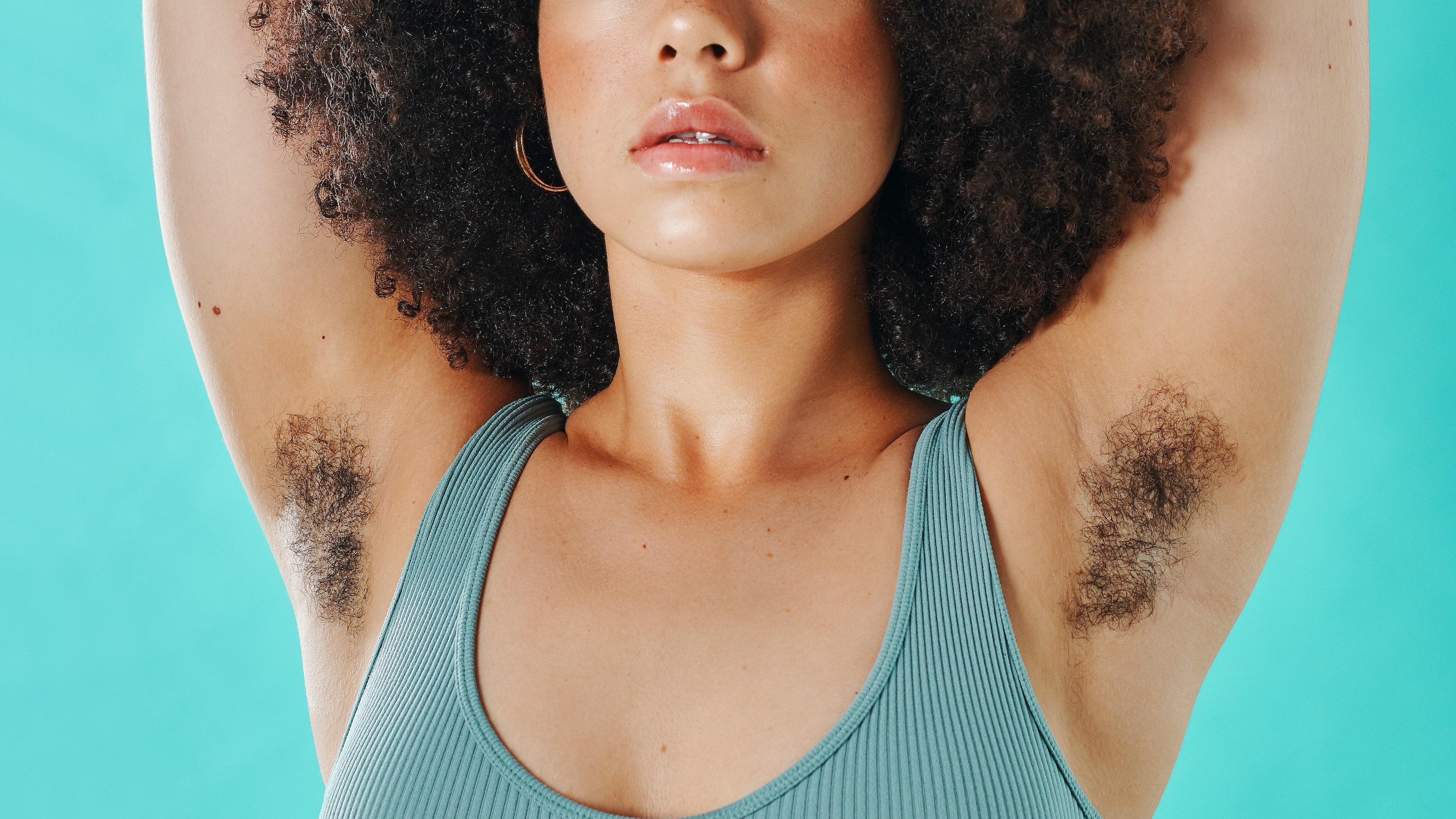 Las marcas quieren que uses desodorante en todo el cuerpo. ¿Realmente lo necesitas?