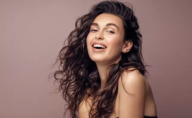 Los mejores champús hidratantes para conseguir un cabello suave y liso