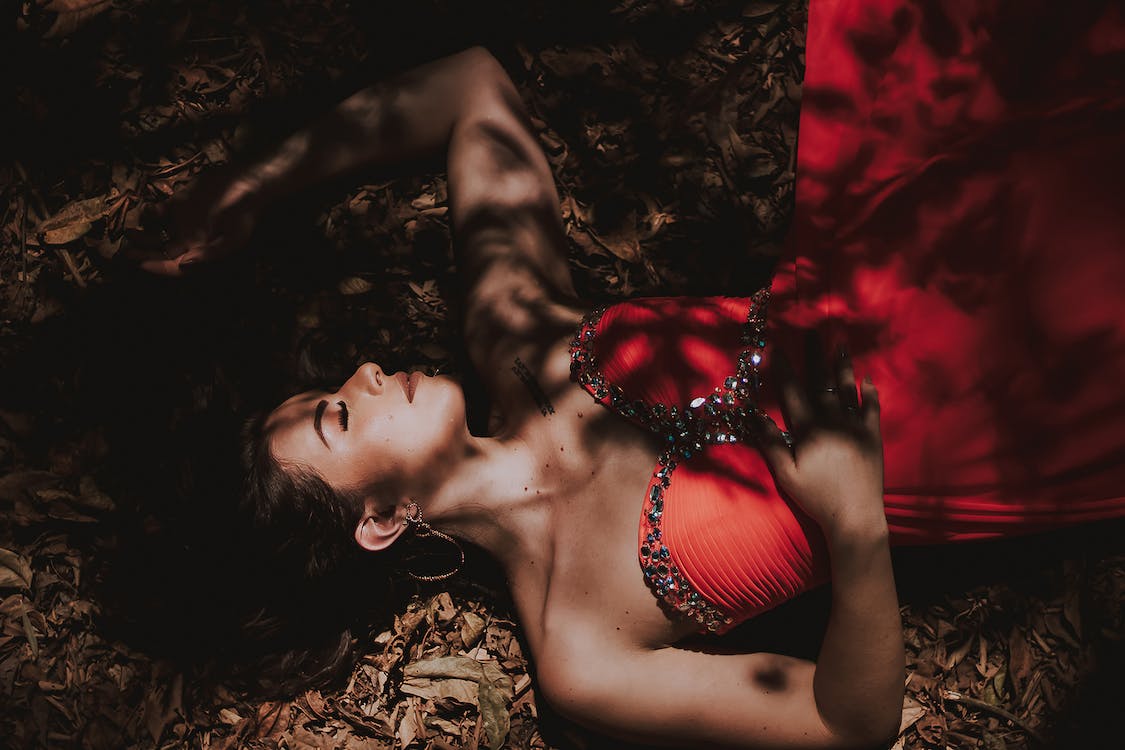 Colores de moda que debes tener en tu armario este otoño