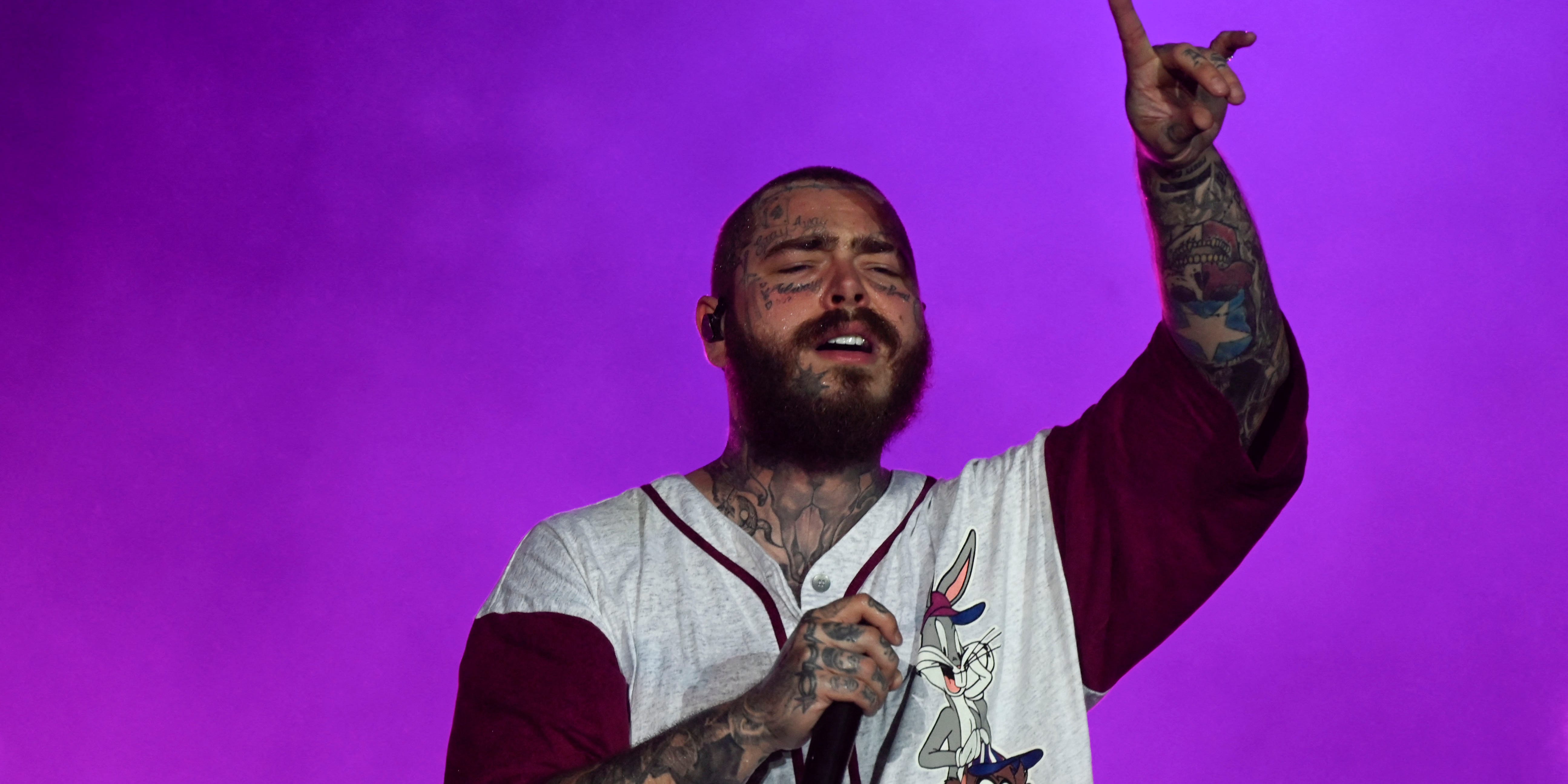 Post Malone pospone su actuación tras ser hospitalizado por un 'dolor punzante'