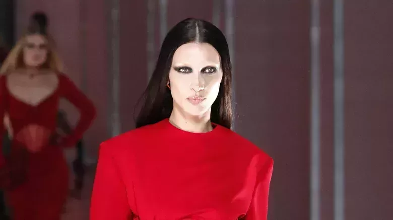 Todo lo que debes saber sobre la tendencia de las cejas blanqueadas