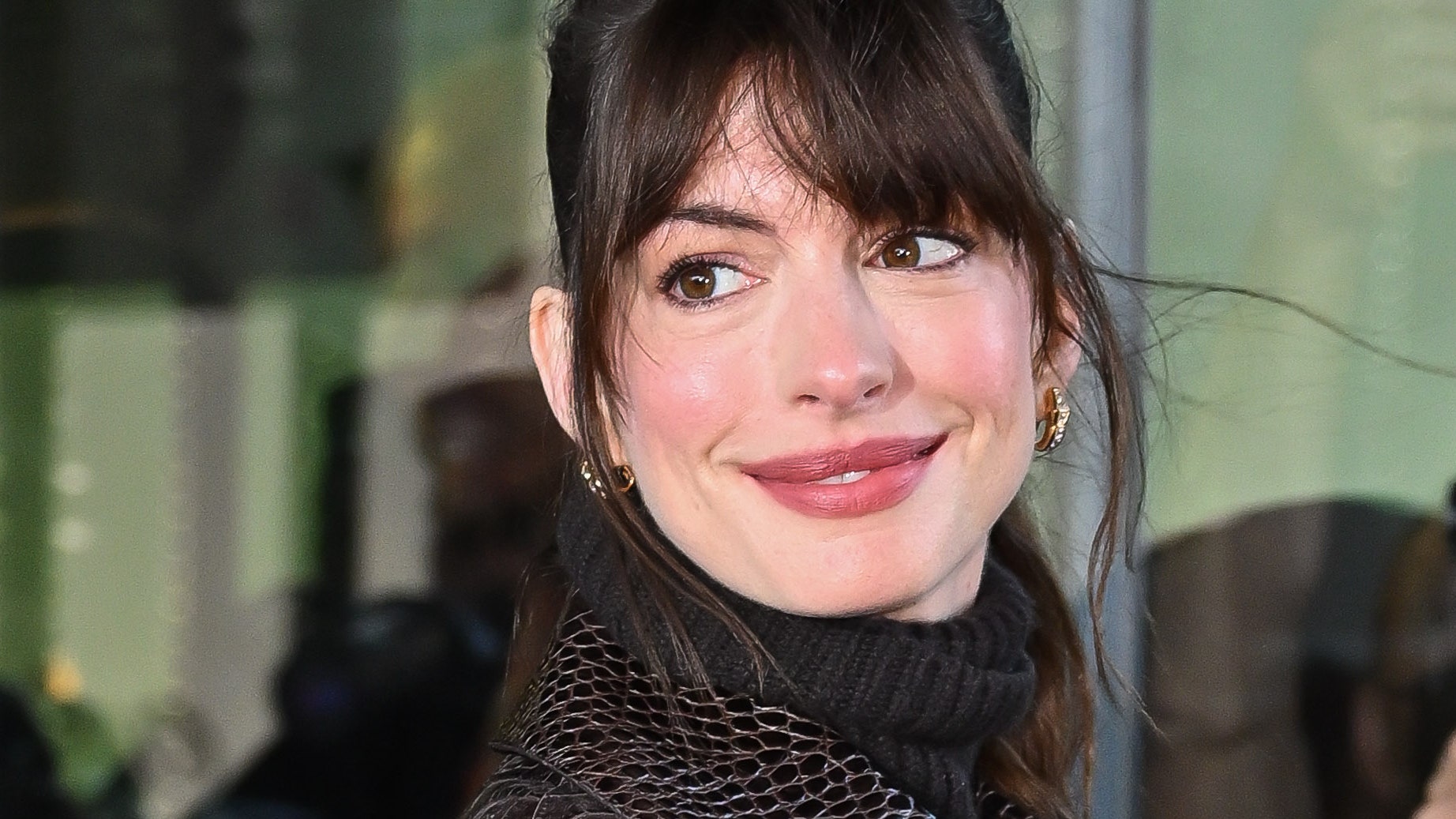 Anne Hathaway explica cómo recreó accidentalmente esa escena de 'El diablo viste de Prada'