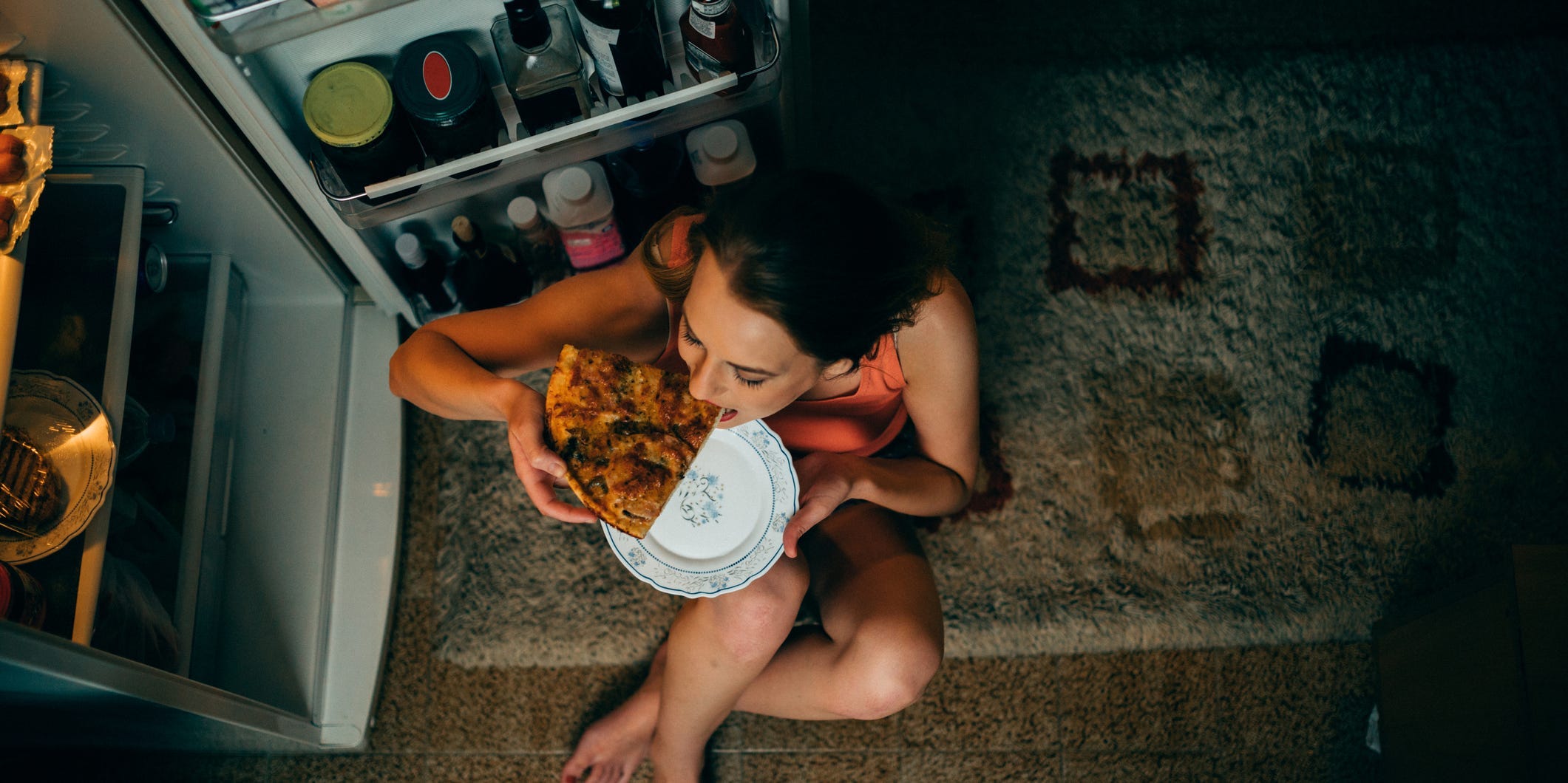 Comer tarde provoca un aumento de peso, aumenta el hambre y ralentiza el metabolismo.