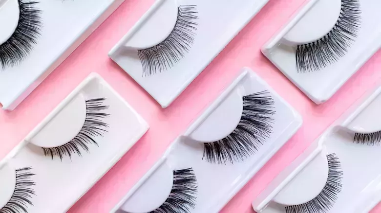 Cómo llevar pestañas postizas con gafas - La lista