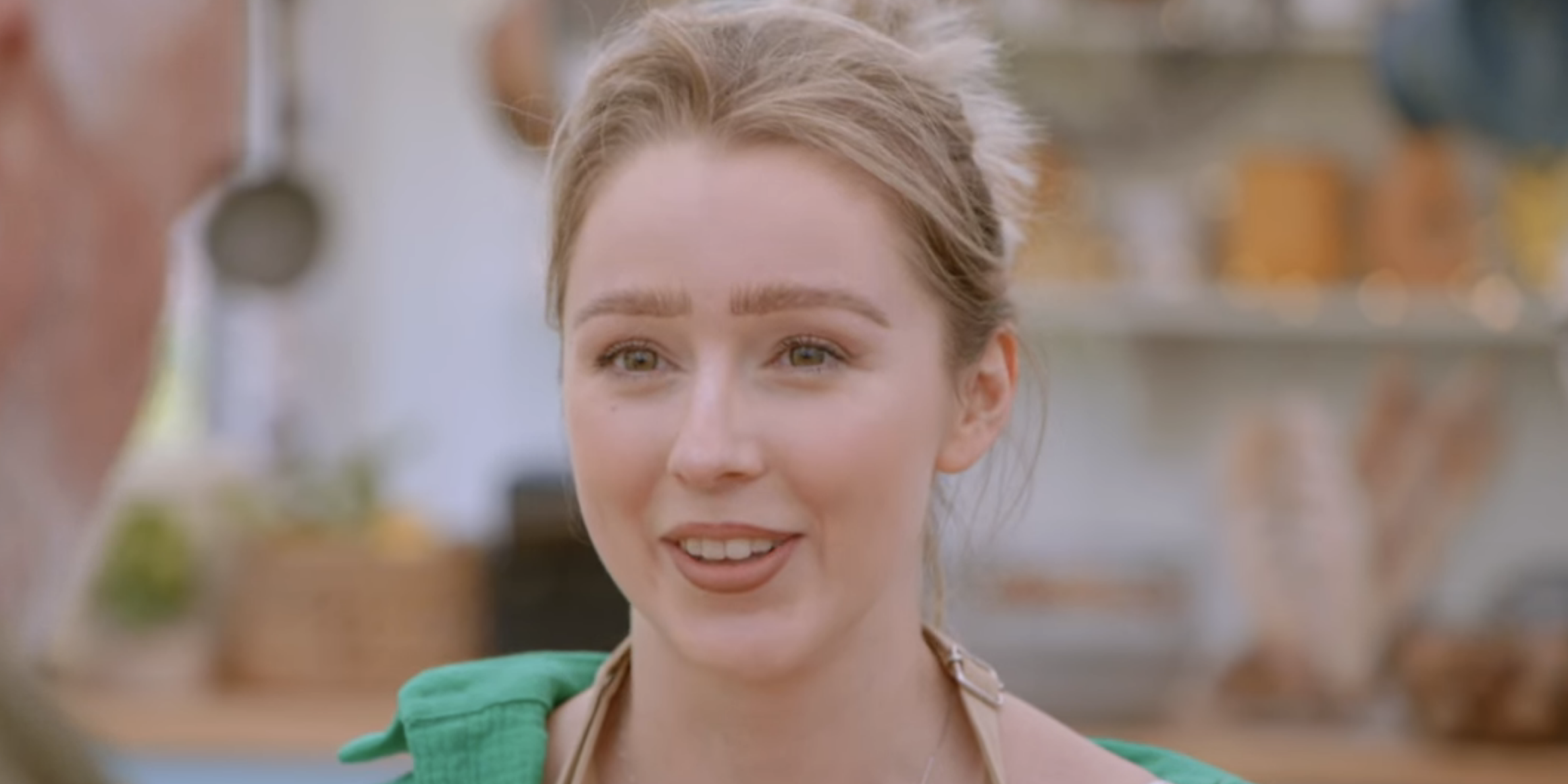 La concursante de 'Great British Baking Show' se defiende de los espectadores que bromean con que se saltó las rondas difíciles a propósito.