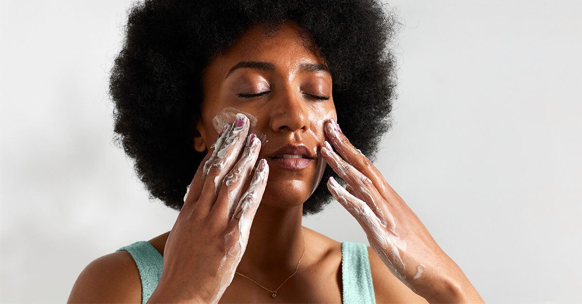 Solución para los poros de la nariz agrandados.