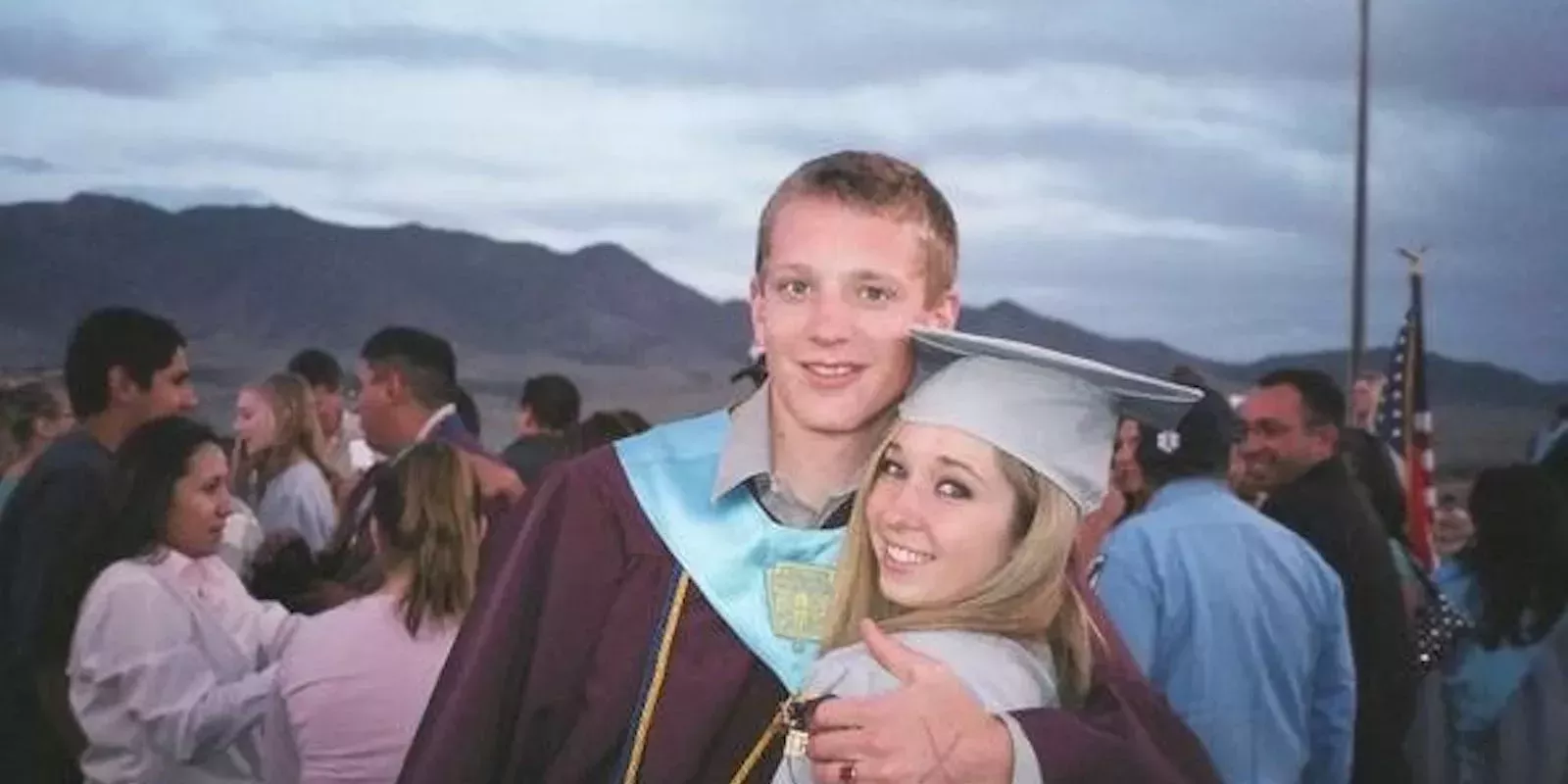 Me casé con mi novia del instituto. Esto es lo que hemos aprendido a lo largo de 18 años juntos sobre cómo mantener una relación sólida.