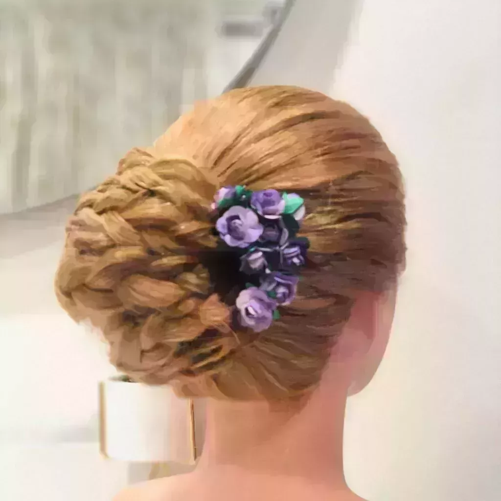 24 mejores peinados con moños florales para novias en 2022