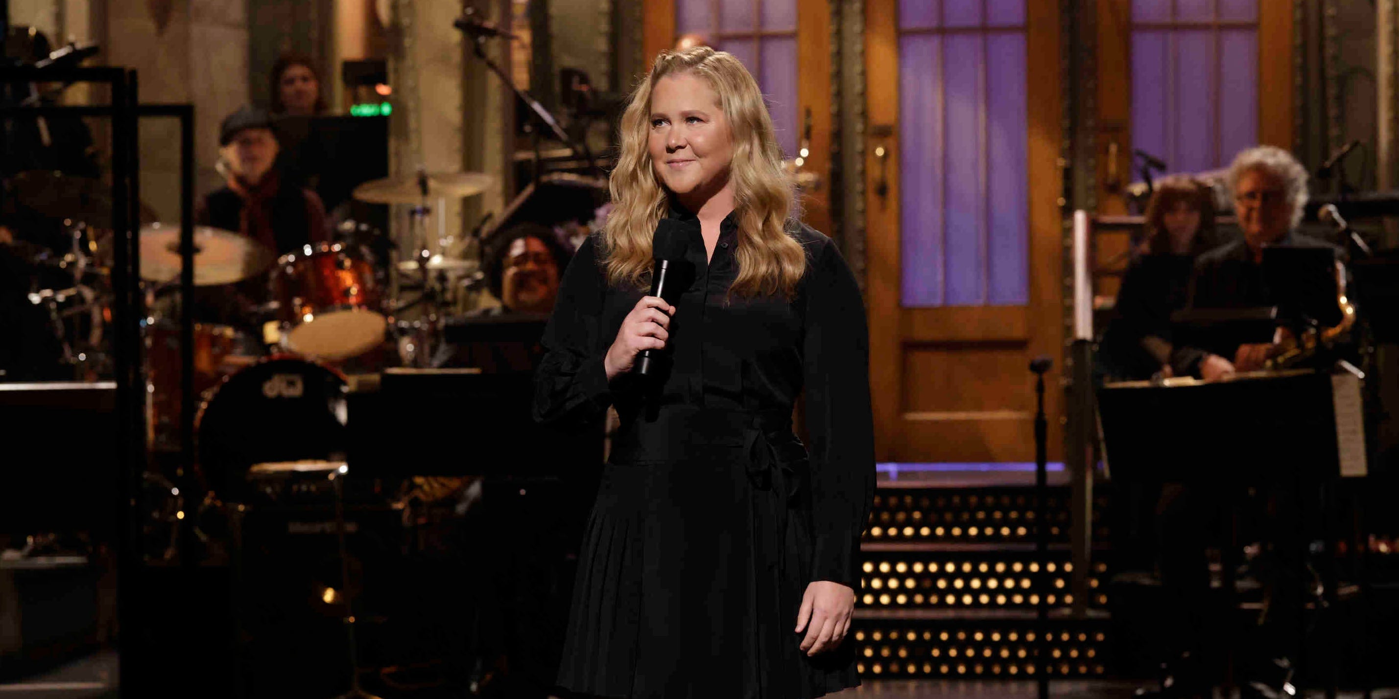 El hijo de Amy Schumer fue hospitalizado 2 días antes de presentar 'Saturday Night Live'
