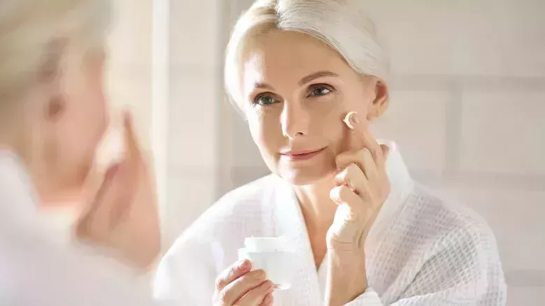 Esto es lo que una famosa esteticista quiere que sepas antes de probar el ciclo de la piel - La lista