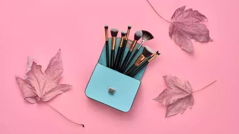 Las únicas brochas para sombras de ojos que realmente necesitas para completar cualquier look - La lista