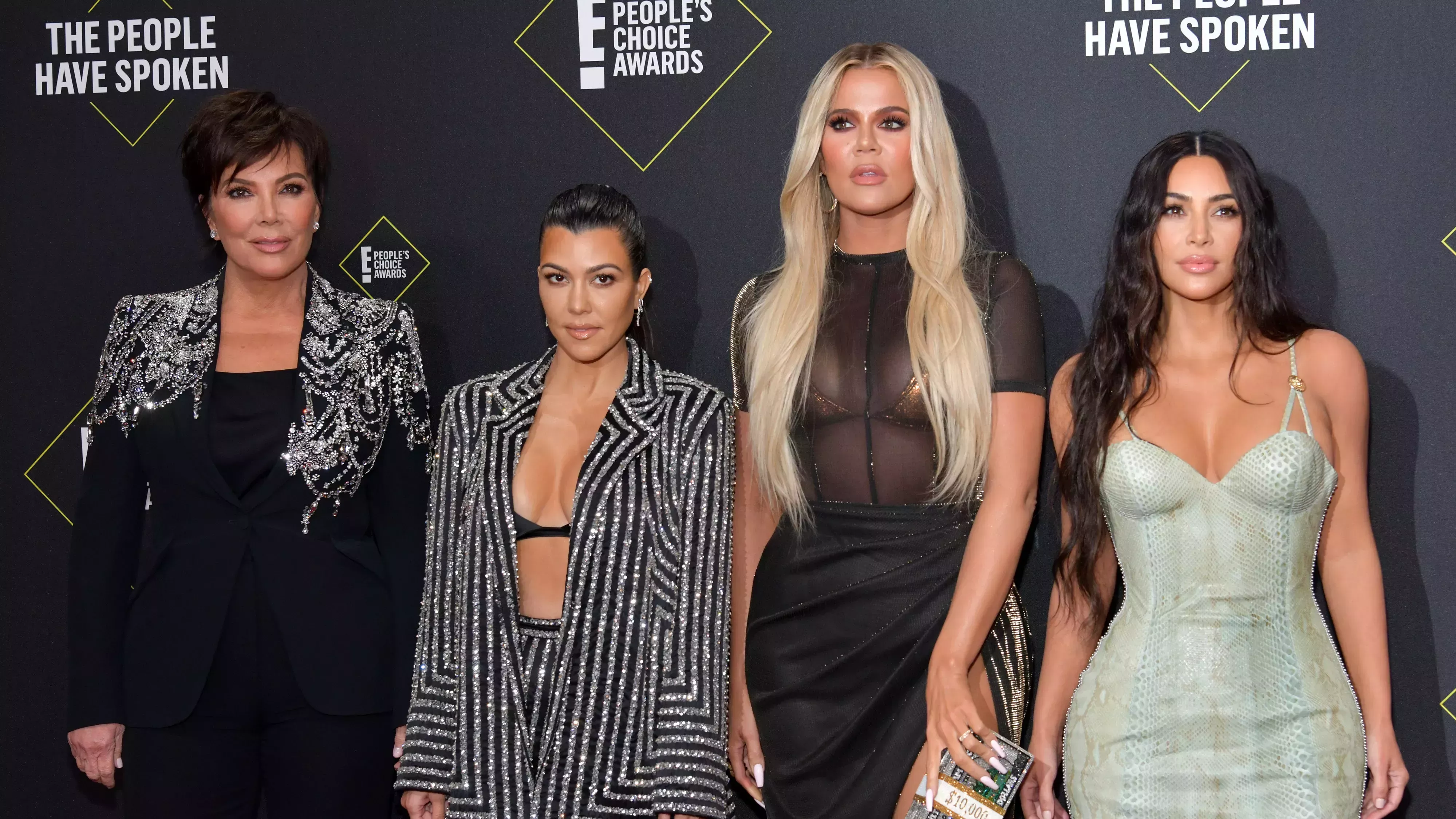 Tienes que ver a las Kardashian con pelucas de Kris Jenner por su 67 cumpleaños