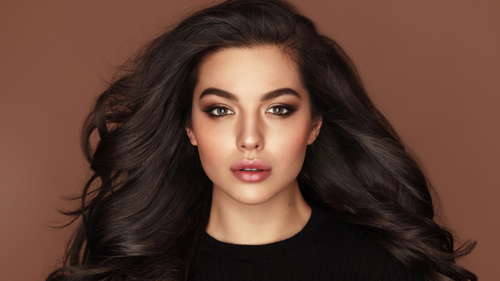 Cómo imitar la tendencia del pelo esponjado de TikTok