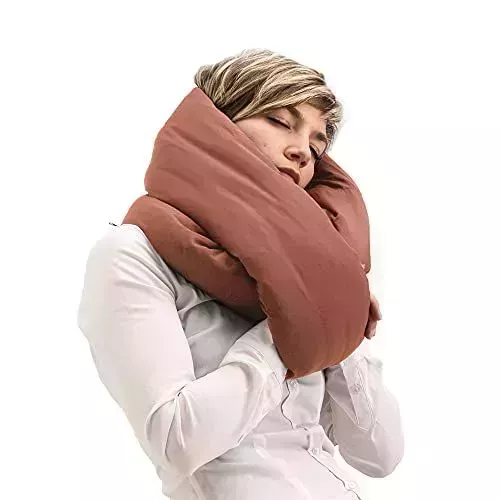 El mejor regalo de Navidad para tu mejor amiga soltera es la almohada "Novio" de 35 dólares de Amazon 