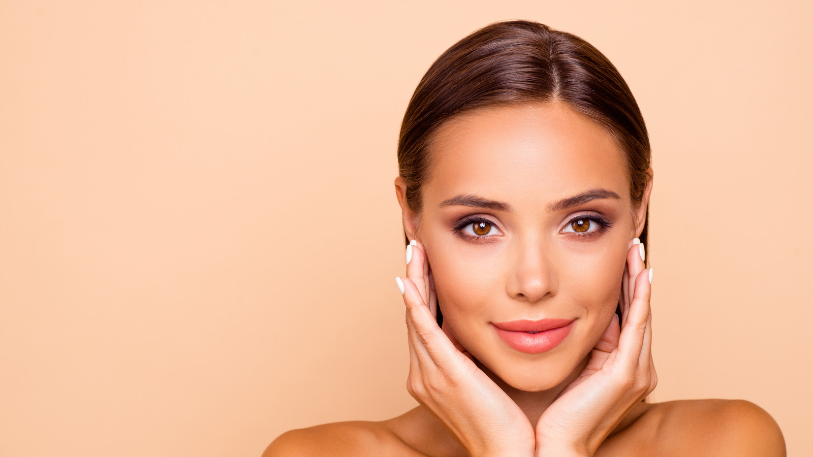 La diferencia entre la espuma bronceadora y las gotas bronceadoras