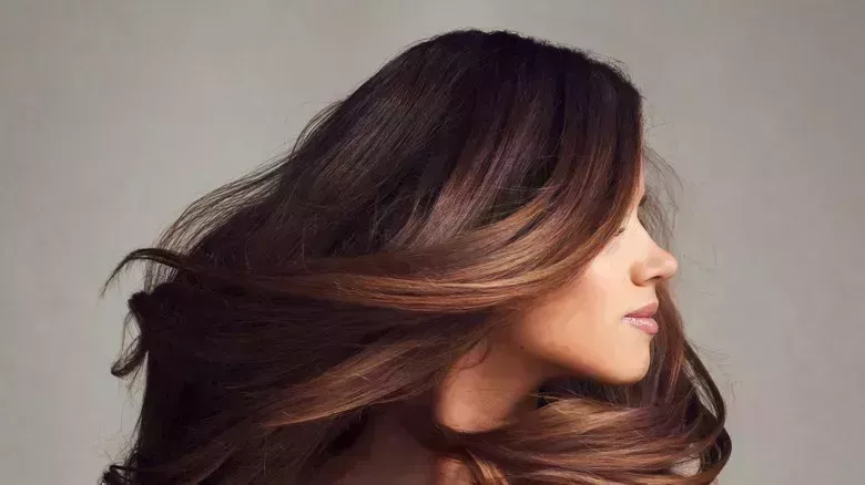 Mitos sobre el pelo liso que puedes dejar de creer - La lista