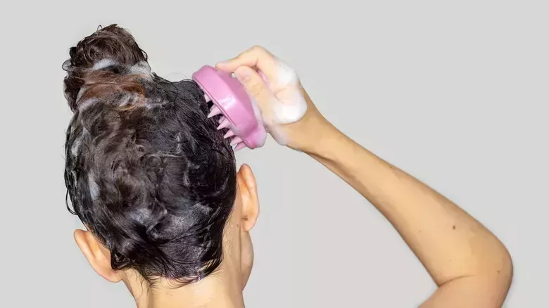 Mitos sobre el pelo liso que puedes dejar de creer - La lista