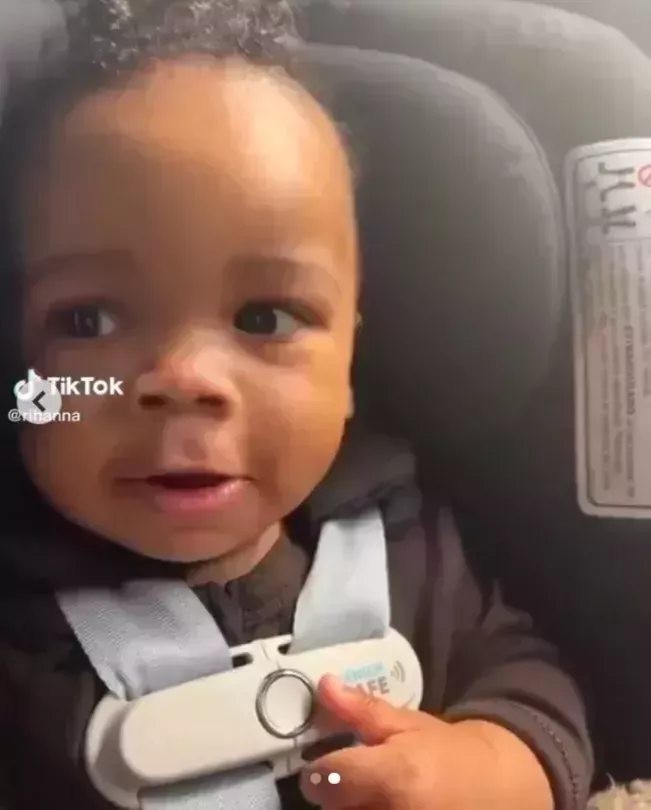 Rihanna comparte las fotos de su primer bebé