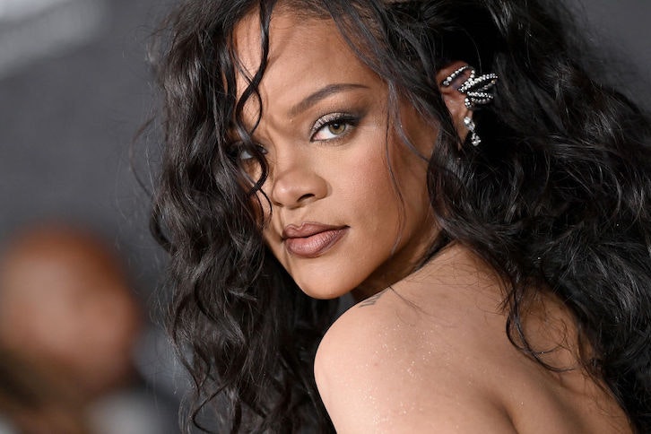 Rihanna comparte las fotos de su primer bebé