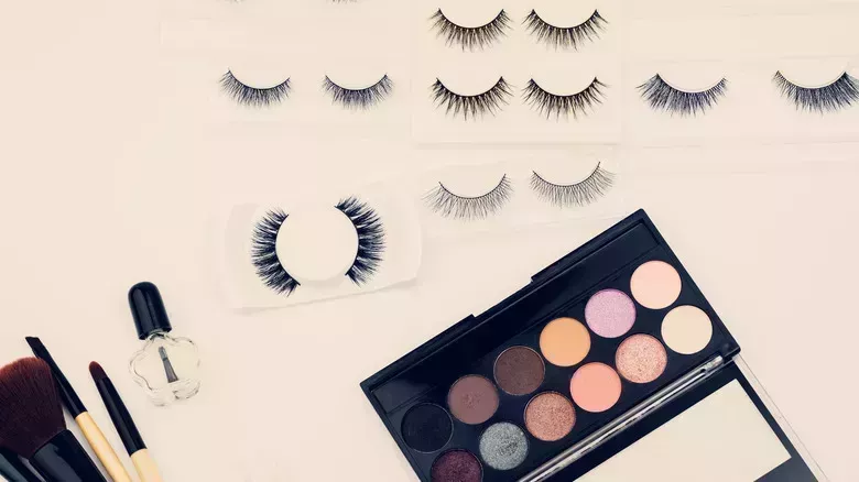 Cómo elegir el material adecuado para sus pestañas postizas