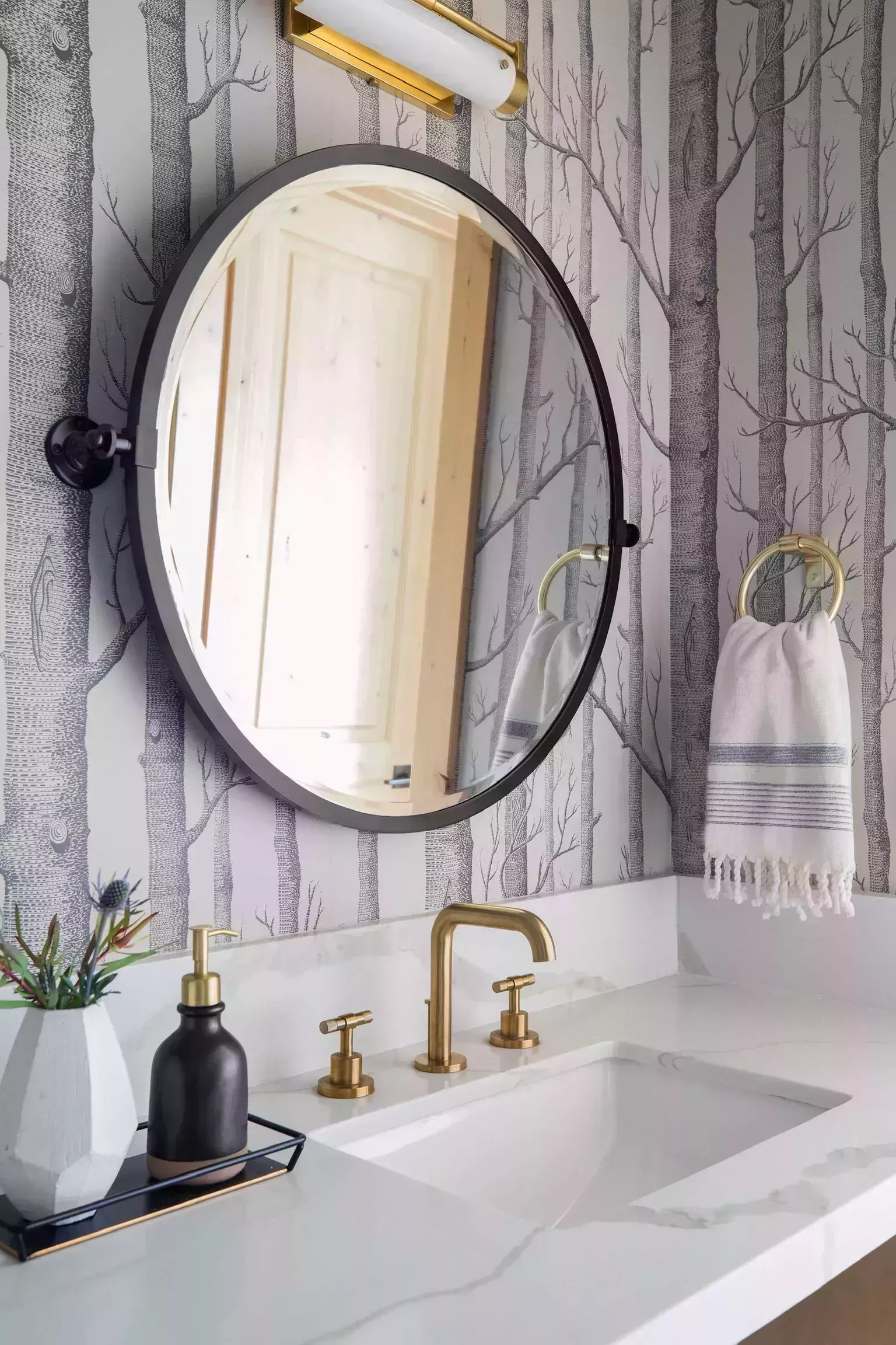 Cómo modernizar el diseño de su cuarto de baño