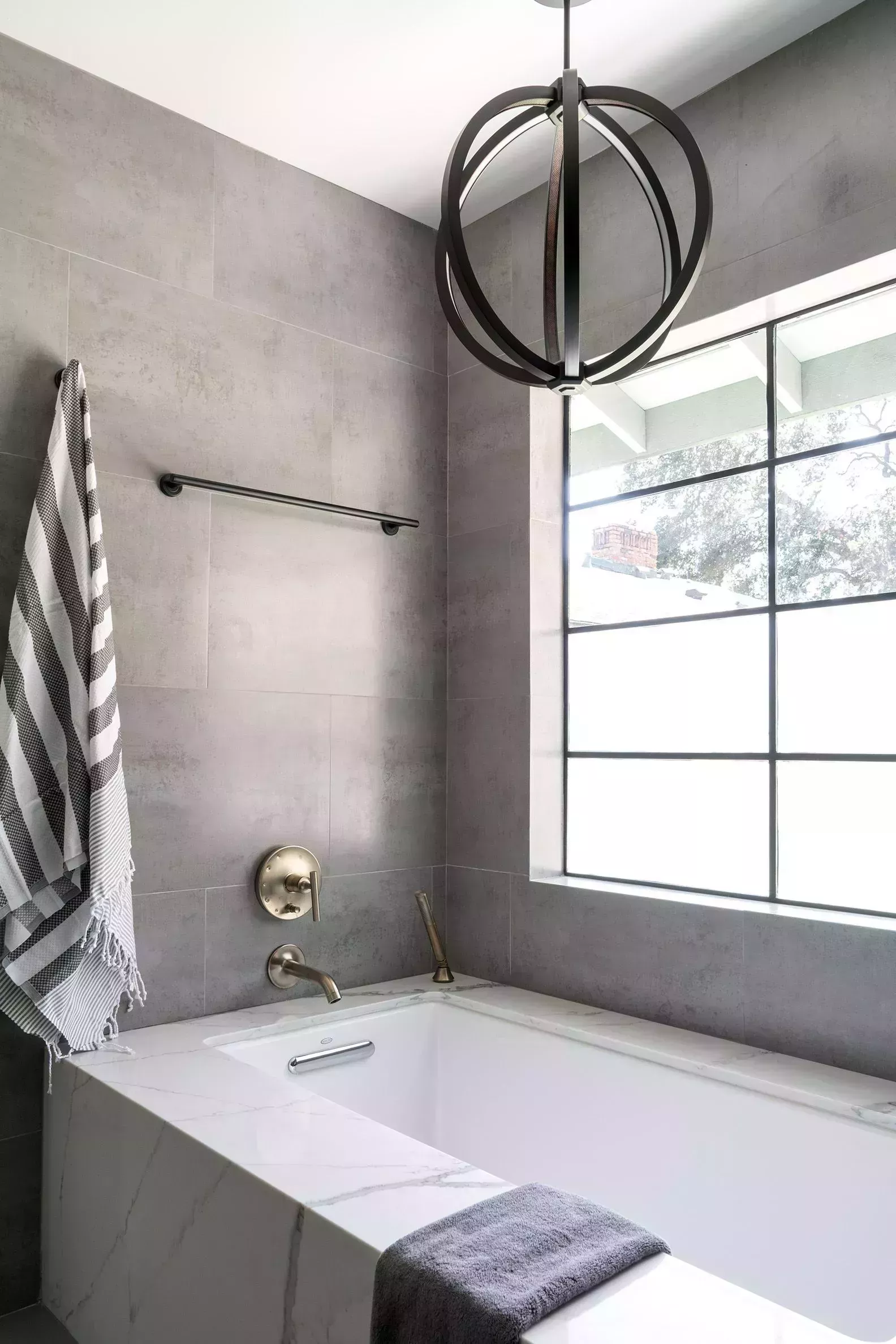 Cómo modernizar el diseño de su cuarto de baño