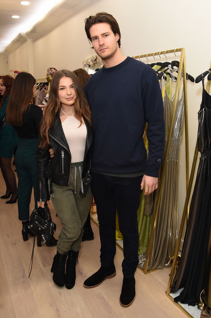 La ex estrella de Made In Chelsea Mimi Bouchard anuncia su compromiso tras una propuesta de matrimonio en un viaje de esquí