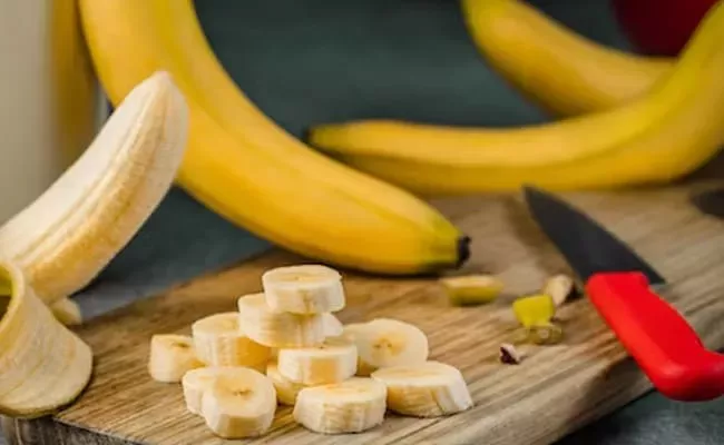 Los 7 mejores beneficios del plátano, usos y mascarillas naturales para un pelo espléndido