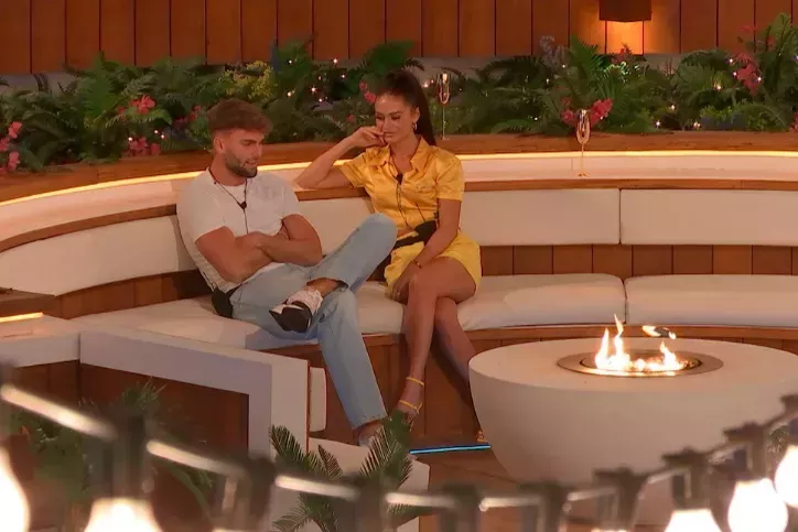Love Island: ¿Por qué estamos eligiendo entre Olivia y Zara cuando Tom es el problema?
