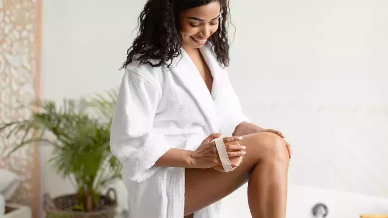 ¿Puede el cepillado en seco ayudar realmente a eliminar la celulitis?