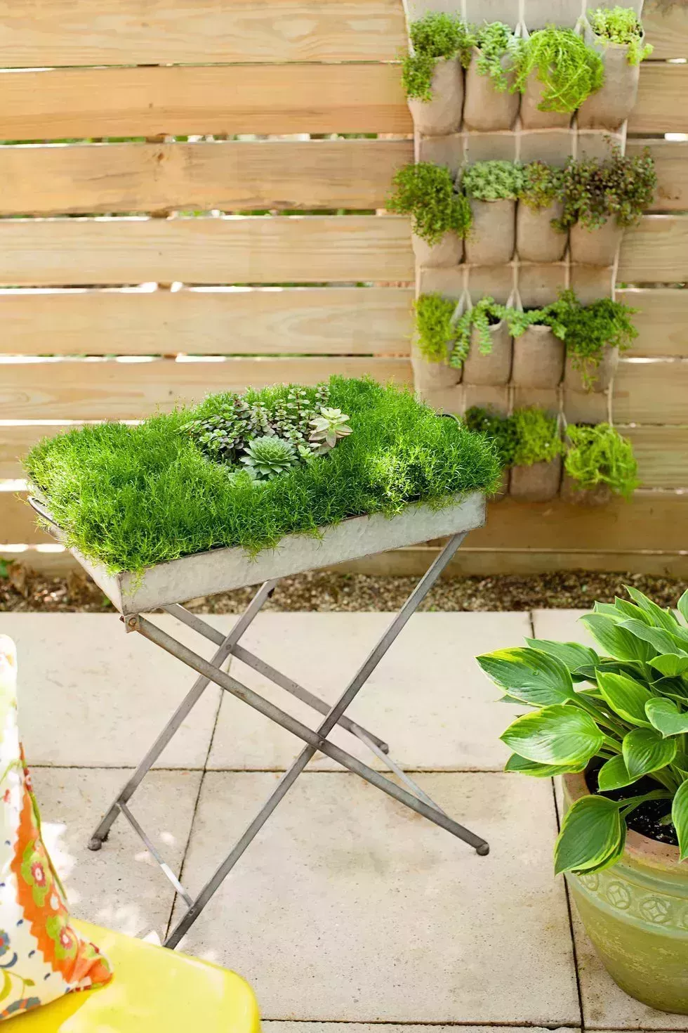 Puedes hacer tú mismo estas ideas baratas de camas elevadas para jardín