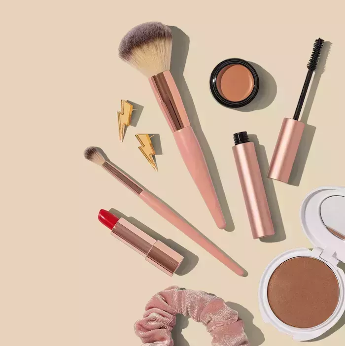 "Querida Carol, me siento mal porque me gusta más mi aspecto con maquillaje que sin él"