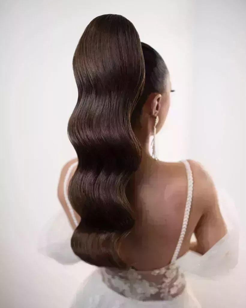 29 peinados de invitada de boda magníficos para probar en 2023