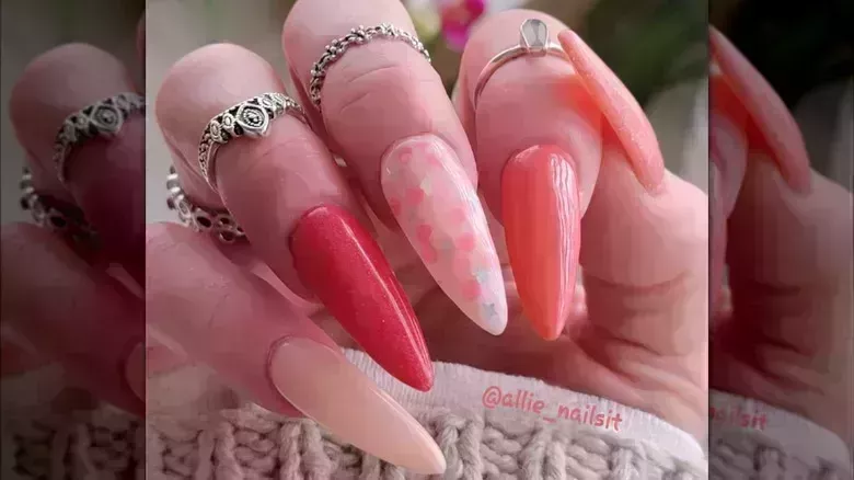 35 diseños de uñas en polvo de inmersión e ideas para su próxima manicura