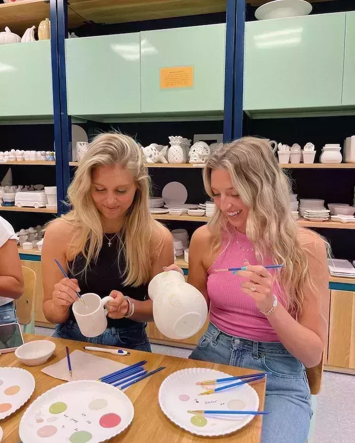 5 maneras de demostrarle a tu mejor amiga tu amor este Día de San Valentín (y todos los días)