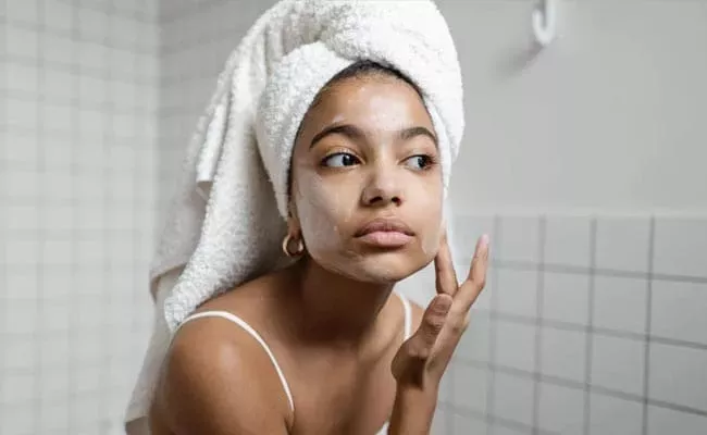 6 ingredientes de cuidado de la piel que son un gran no-no para la piel sensible