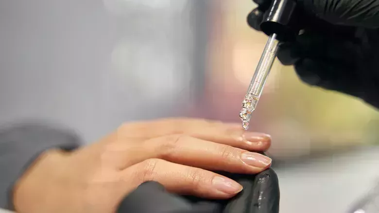 Cómo revivir las uñas dañadas tras demasiada manicura de gel