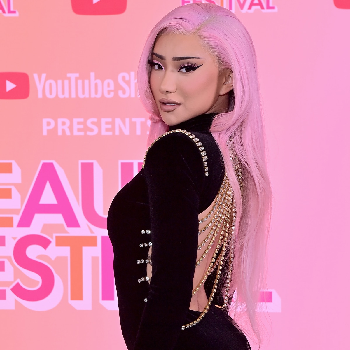 La influencer Nikita Dragun lanza su cuenta OnlyFans con un arriesgado teaser