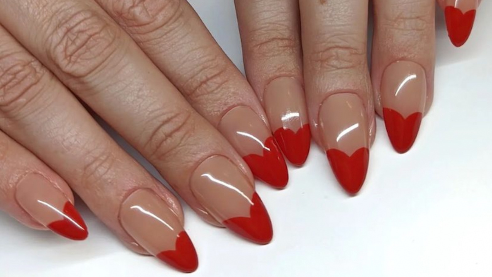 La manicura francesa que querrás para San Valentín
