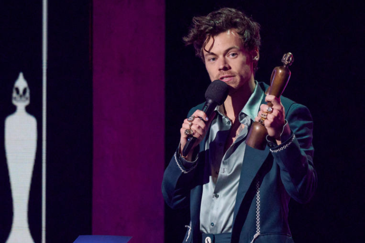 Los Brit Awards 2023: Si bien Harry Styles triunfó, es necesario hacer más para garantizar que se celebre a las mujeres y a los artistas no binarios.
