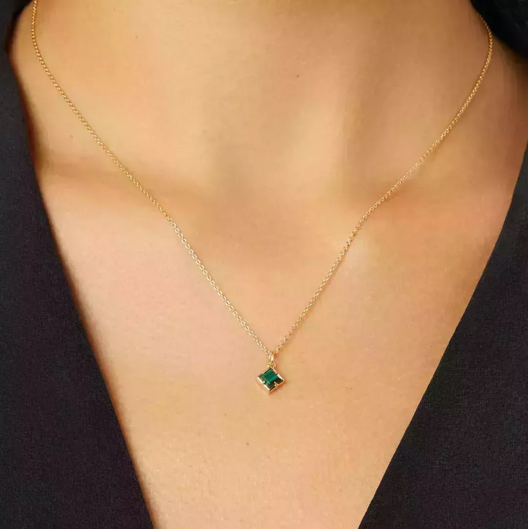 Los clásicos pendientes de aro estarán de moda este año, ¿por qué?