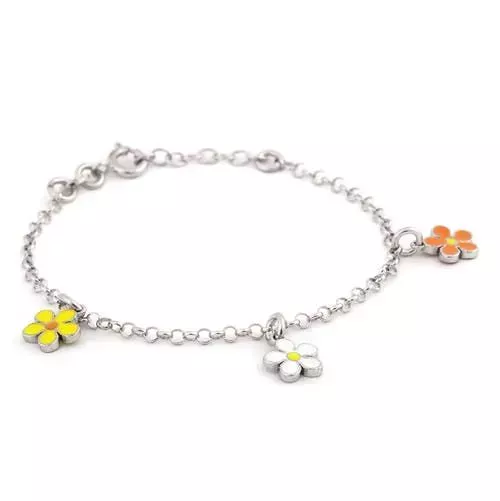 Los clásicos pendientes de aro estarán de moda este año, ¿por qué?